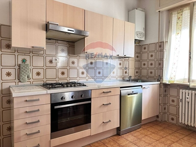 Appartamento in Vendita a Ancona, zona Torrette Di Ancona, 189'000€, 193 m²