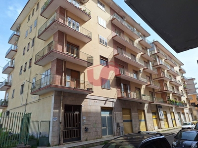 Appartamento in Vendita a Benevento, zona Centro, 155'000€, 178 m²