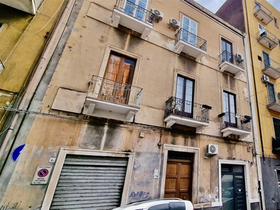 Appartamento in vendita a Catania Piazza Santa Maria Di Gesù / Roccaromana