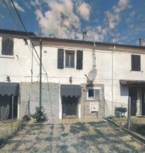 Casa indipendente in Vendita a Giavera del Montello Sant 'Angeli