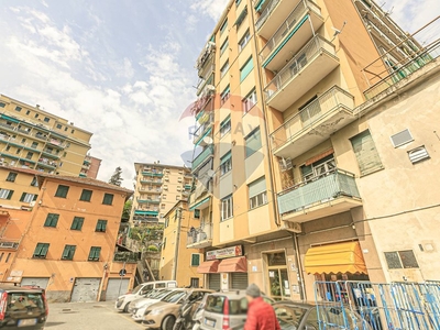 Appartamento in Vendita a Genova, zona Struppa, 110'000€, 80 m²