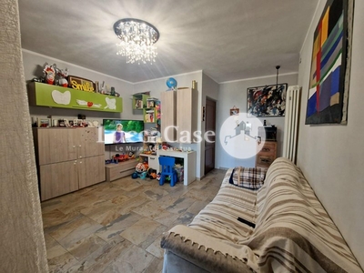 Appartamento in Vendita a Lucca, zona Picciorana, 175'000€, 80 m², arredato, con Box
