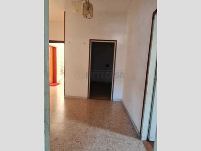 Appartamento in Vendita a Vicenza, 115'000€, 110 m², con Box