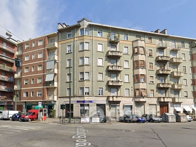 Appartamento in Vendita in Largo Borgaro 44 a Torino