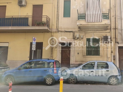 Appartamento in Vendita in Via Amerigo Vespucci 24 a Palermo
