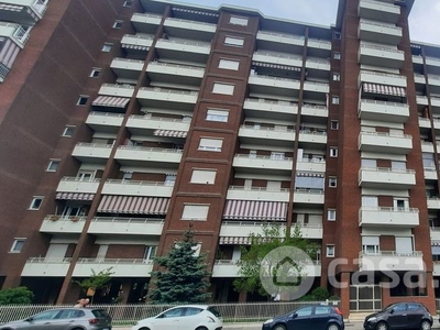 Appartamento in Vendita in Via Andrea Sansovino 95 a Torino