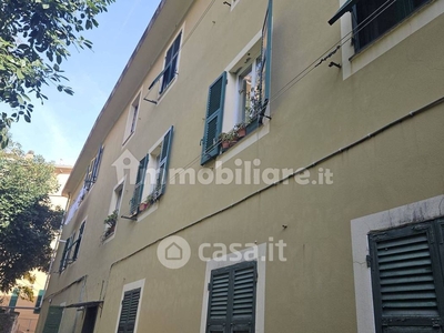 Appartamento in Vendita in Via Antonio Burlando a Genova