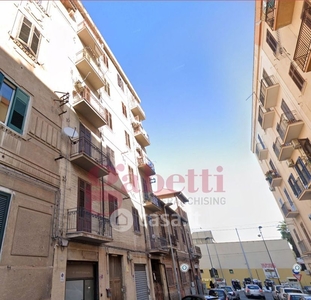 Appartamento in Vendita in Via Armò a Palermo