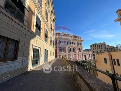 Appartamento in Vendita in Via della Crocetta 2 a Genova