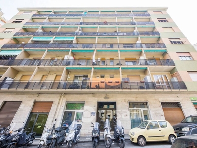Appartamento in Vendita in Via Federico Donaver 23 a Genova