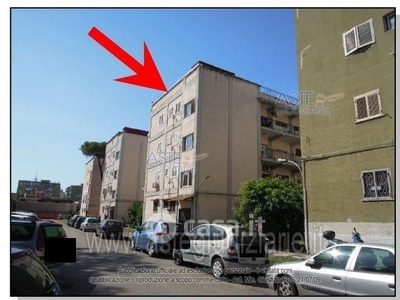 Appartamento in Vendita in Via Figurelle 22 a Napoli