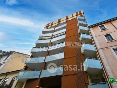 Appartamento in Vendita in Via Nicola D'Apulia 5 a Milano