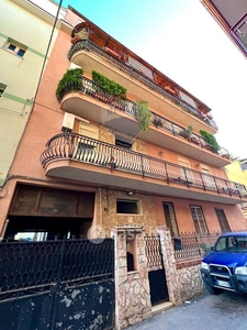 Appartamento in Vendita in Via Nino Geraci 15 a Palermo
