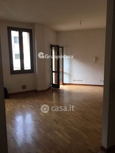 Appartamento in Vendita in Via Peschiera a Milano