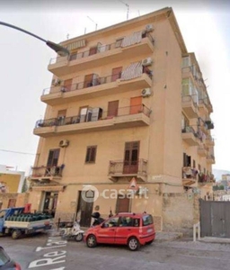 Appartamento in Vendita in Via Re Tancredi 74 a Palermo