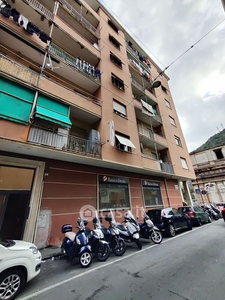 Appartamento in Vendita in Via Salvo D'Acquisto 1 a Genova