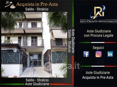 Appartamento in Vendita in Via San Giovanni de Matha 49 -51 a Napoli