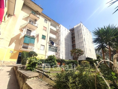 Appartamento in Vendita in Via Terracina a Napoli