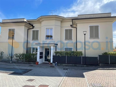 Appartamento Trilocale in ottime condizioni in vendita a Manerba Del Garda