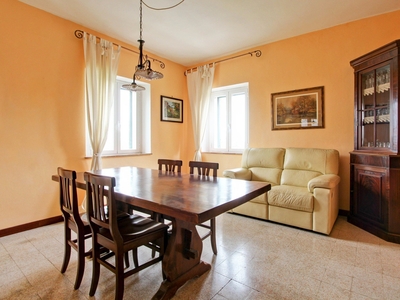 Casa 5 locali di 180 m² in Cingoli