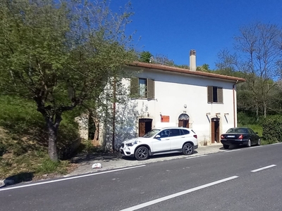 Casa di paese 5 locali di 100 m² in Civitella del Tronto