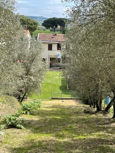 Casa indipendente con giardino, Capraia e Limite limite