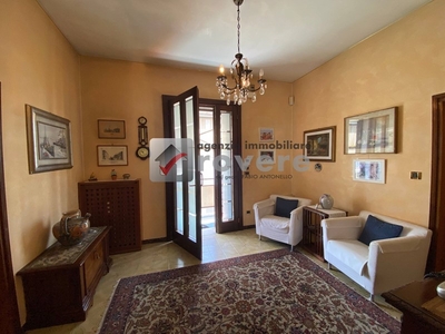 Casa Indipendente in Vendita a Treviso, zona S. Maria del Sile, 220'000€, 235 m²