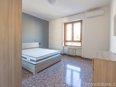 Casa Semi Indipendente in Affitto a Verona, zona Ponte Crencano, 410€, 16 m², arredato