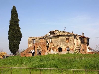 In Vendita: Rudere di Casale Panoramico a Montepulciano