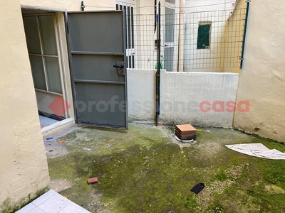 Negozio in Affitto a Livorno, 550€, 38 m²