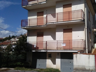 Palazzo / Stabile in vendita a Cervaro