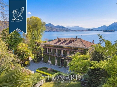Prestigiosa villa di 1300 mq in vendita Baveno, Italia