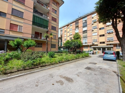 Quadrilocale in Vendita a Napoli, 135'000€, 82 m²