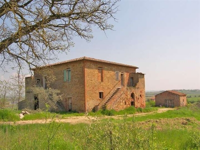 Casolare Ristrutturato con Terreno, Vista sulla Valdichiana - In Vendita a Torrita di Siena