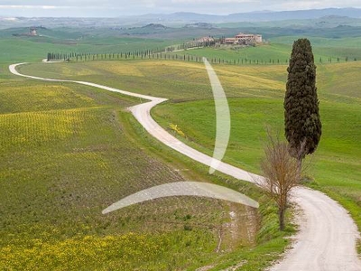 Casale Rustico in Vendita a Foiano della Chiana