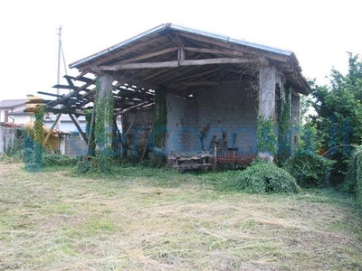 Rustico casale da ristrutturare, in vendita a Massanzago