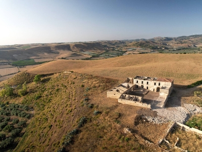 Rustico da ristrutturare a Chiaramonte Gulfi