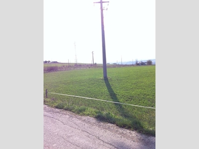 Terreno agricolo in Vendita a Benevento, zona CONTRADE, 39'000€, 10000 m²