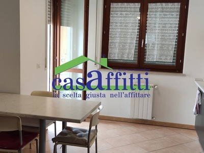 Trilocale in Affitto a Chieti, zona Chieti Scalo Zona Villaggio Mediterraneo, 500€, 65 m², arredato