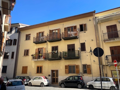 Trilocale in vendita, Avellino centro storico