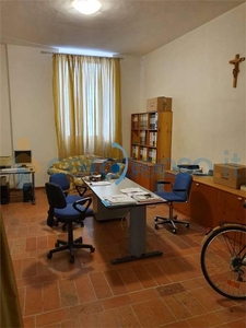Ufficio in ottime condizioni, in vendita in Via Ginnasio, Crema