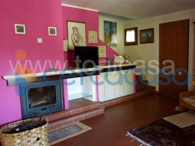 Villa a schiera in ottime condizioni, in vendita in Castra, Capraia E Limite