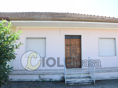 Villa a Schiera in vendita a Pignataro Interamna