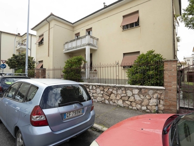 Villa bifamiliare in vendita a Grosseto Tribunale