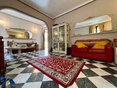 Villa bifamiliare in vendita a Pisa Ingegneria