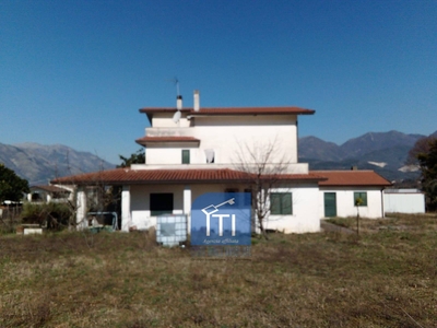 Villa Bifamiliare in vendita a Sant'Elia Fiumerapido
