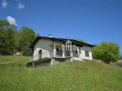 Villa con terrazzo, Val di Chy alice superiore