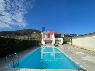 Villa in Vendita a Benevento, zona CONTRADE, 489'000€, 220 m²