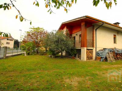 Villa in vendita a Cervignano del Friuli - Zona: Strassoldo