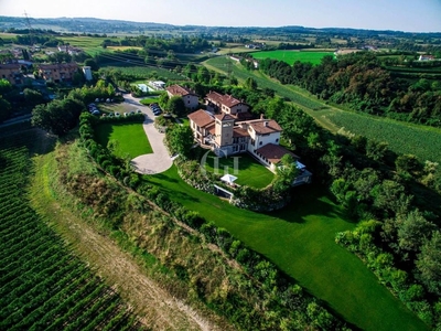 Prestigiosa villa di 3000 mq in vendita, Località Mondotella, 1, Pozzolengo, Brescia, Lombardia